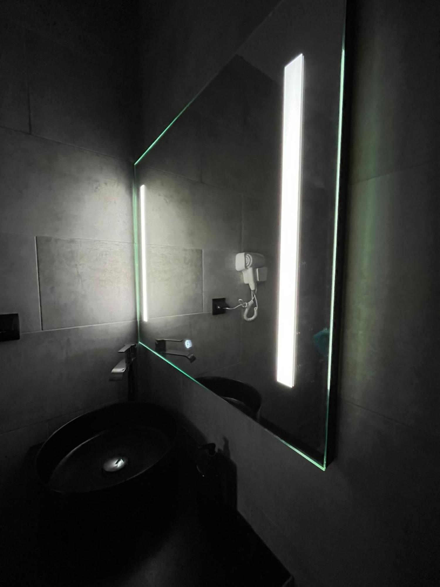 Joannas Airport Luxury Rooms Artemida  Buitenkant foto