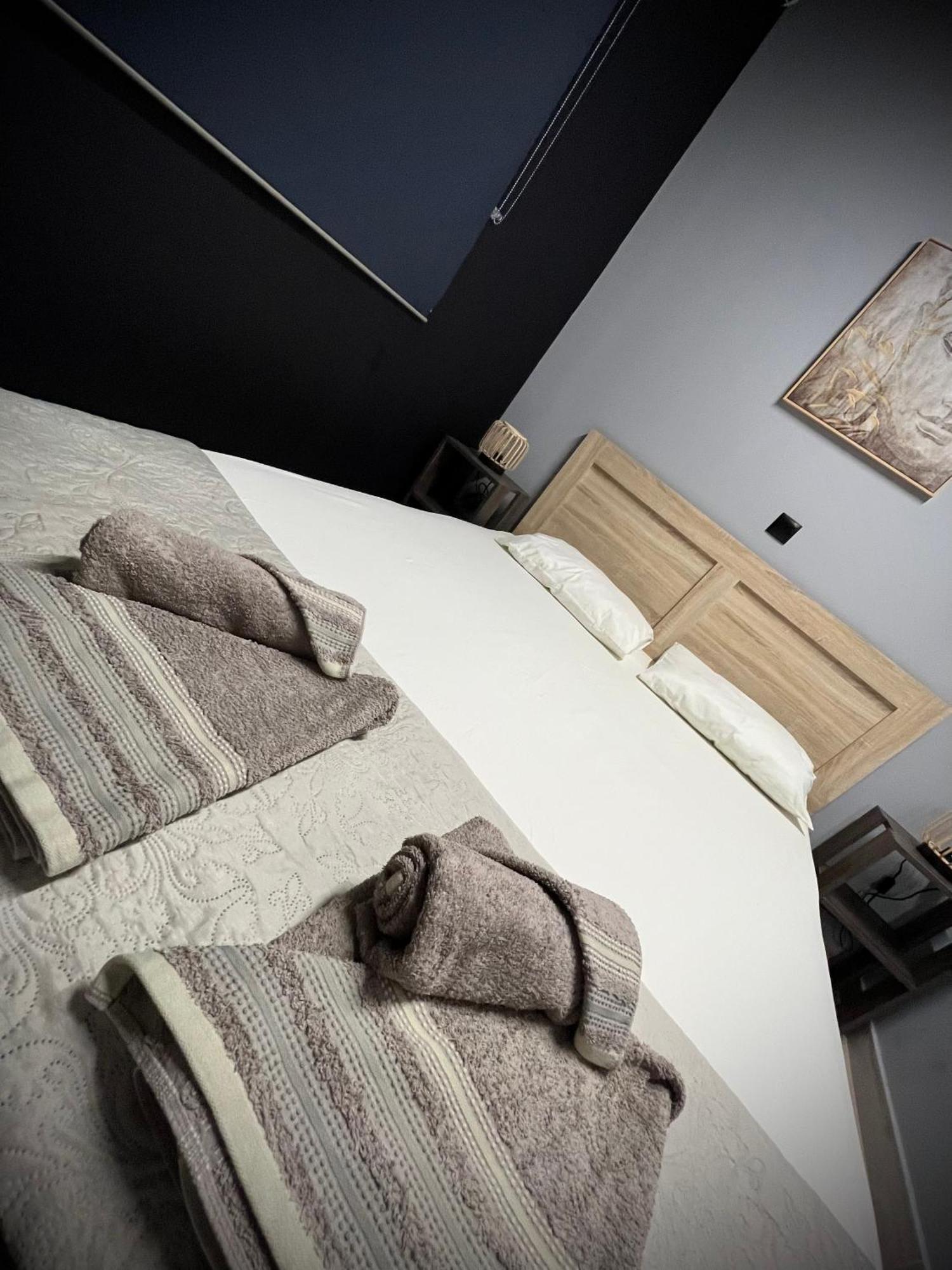 Joannas Airport Luxury Rooms Artemida  Buitenkant foto