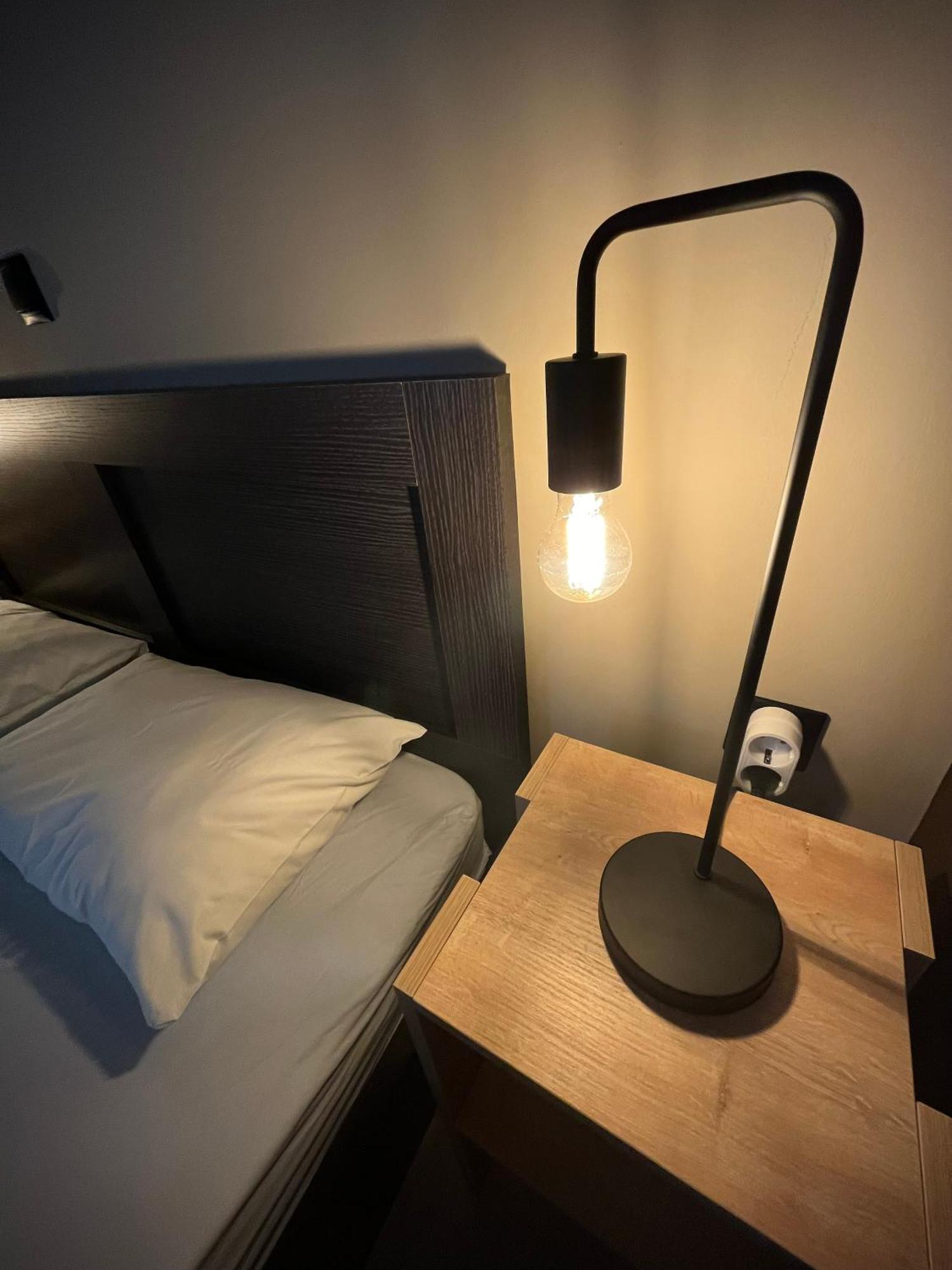 Joannas Airport Luxury Rooms Artemida  Buitenkant foto